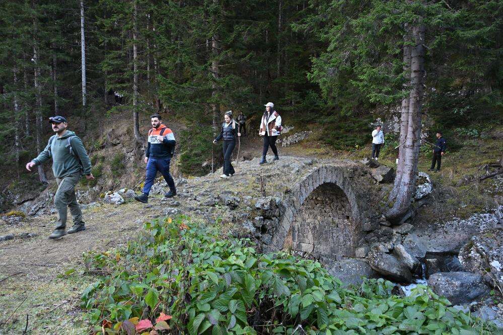 Santa Harabeleri’nde şehit öğretmen için yürüyüş! Konya’dan öğrenciler de katıldı 8